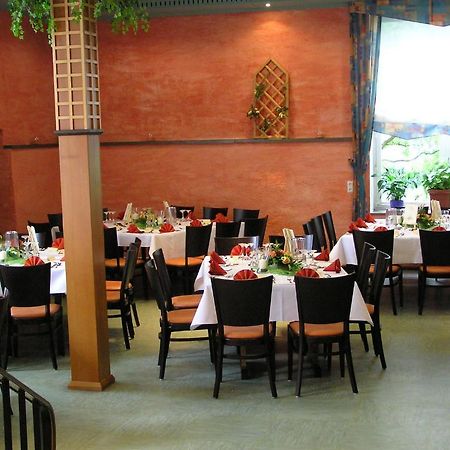 Hotel Pfaffenhof Lich Екстер'єр фото