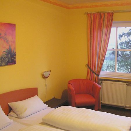 Hotel Pfaffenhof Lich Екстер'єр фото