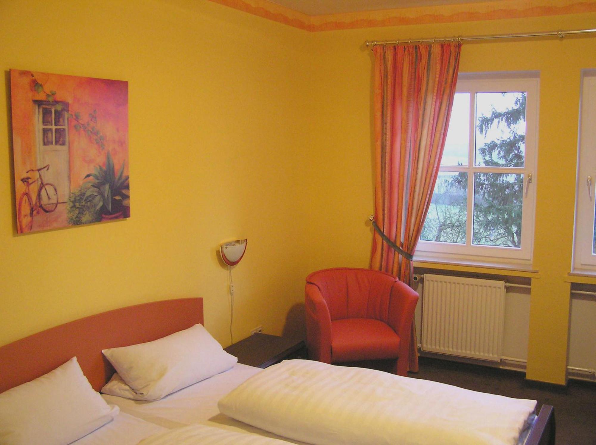 Hotel Pfaffenhof Lich Екстер'єр фото