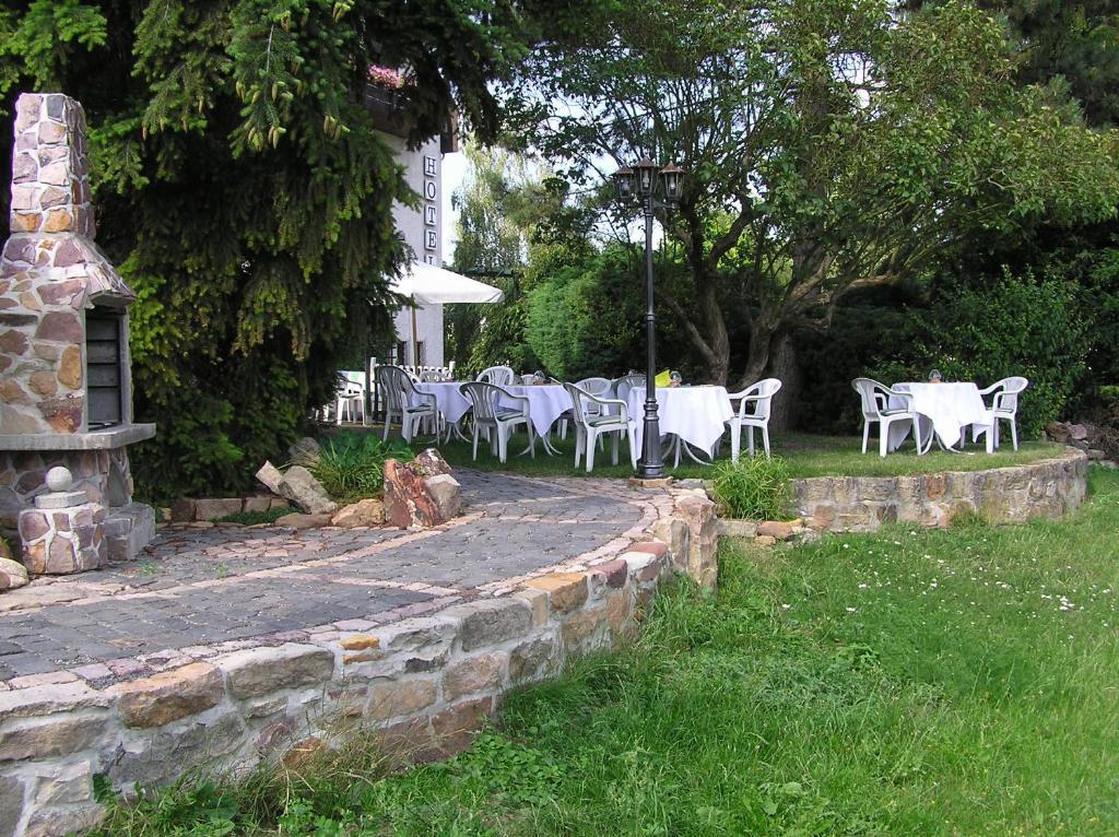 Hotel Pfaffenhof Lich Екстер'єр фото